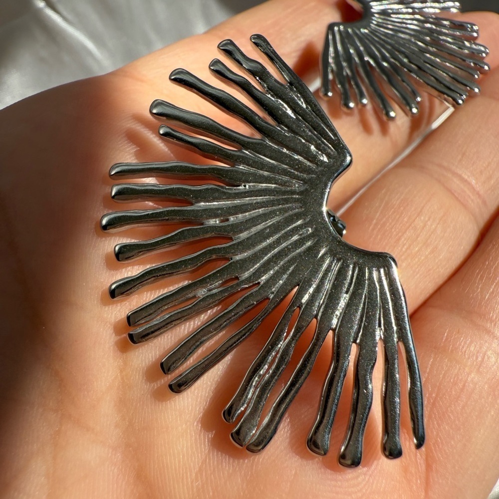 Anthropologe star new Silver Winged Earrings - Picture 8 of 10